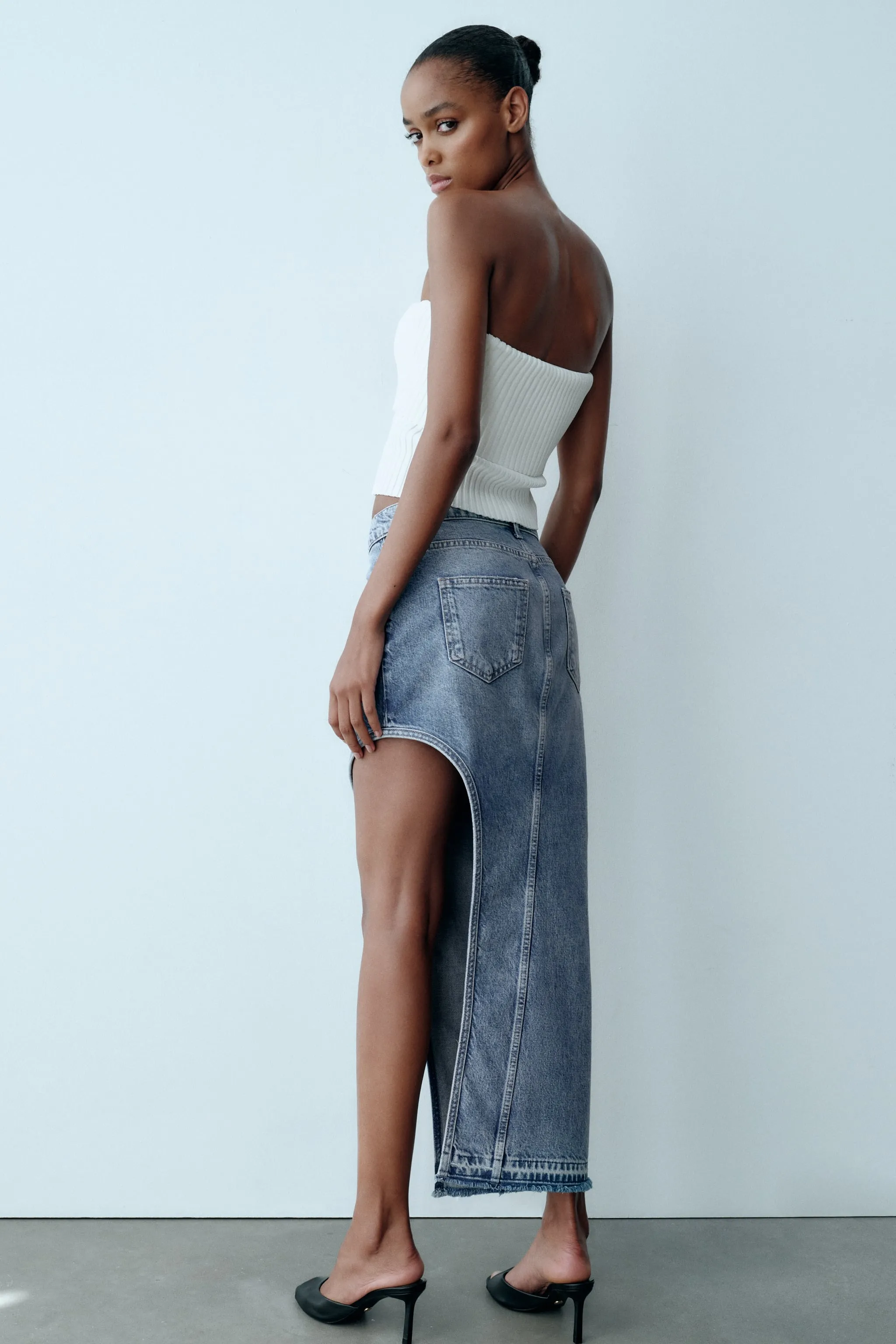 Denim skirt with cutouts zw Zara, medium blue