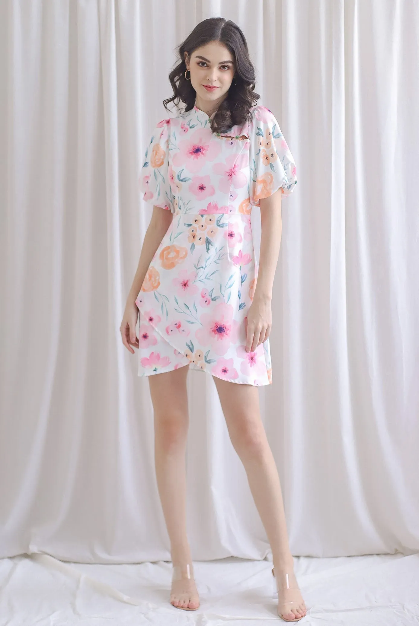 Posey Overlap Oriental Cheongsam Dress In White Floral