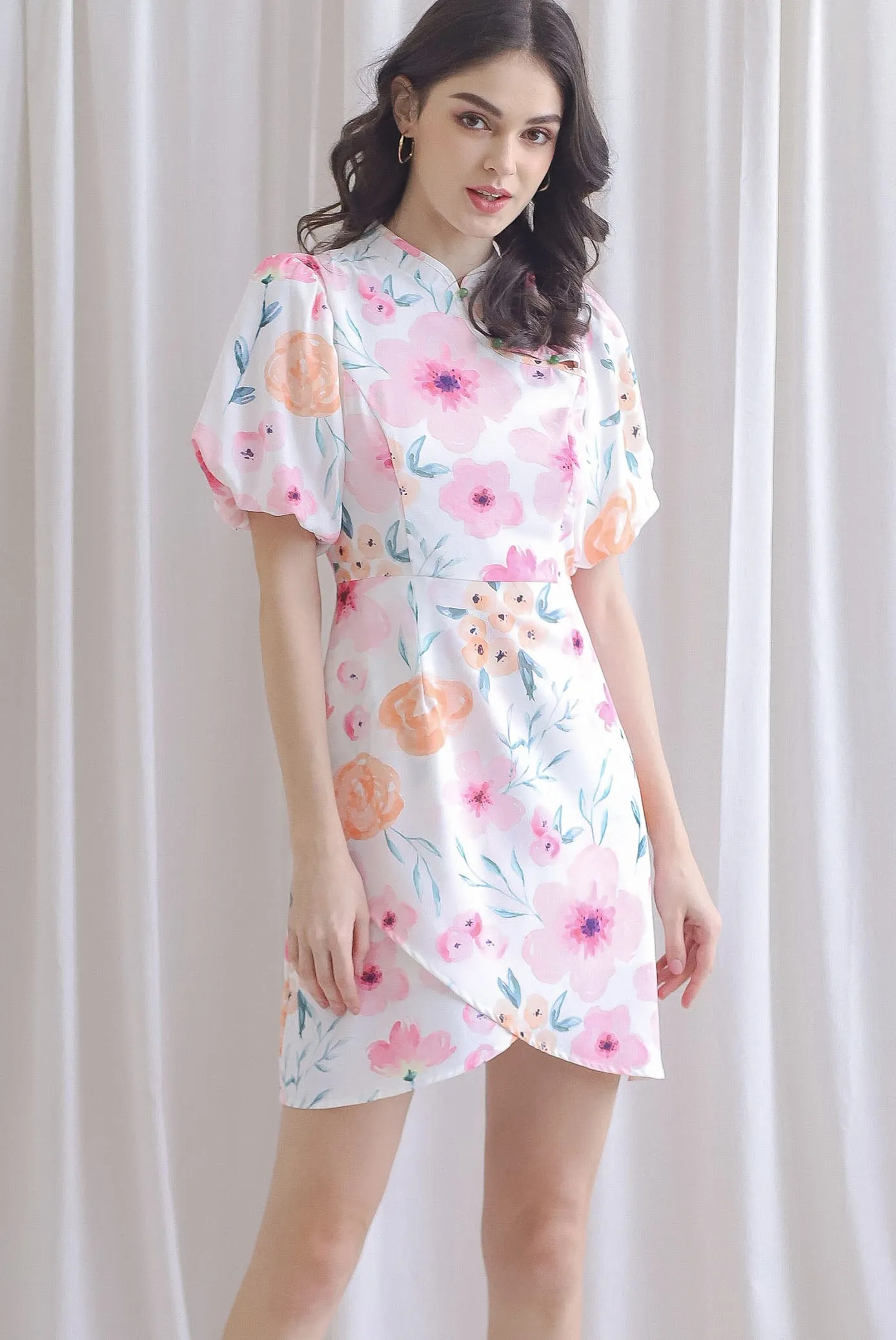 Posey Overlap Oriental Cheongsam Dress In White Floral